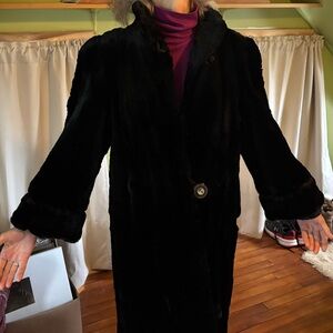 Elegant Vintage Black Seal Fur Coat